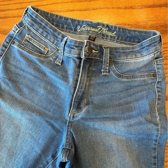 Universal Thread Size 4/27R high rise jegging jean - Picture 2 of 6